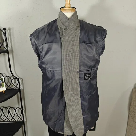 JOS A BANK Men's‎ Sport Coat Blazer Two Button Gray Houndstooth Wool Size 42L